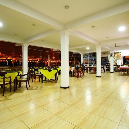 Ritas Hotel Хіккадува Екстер'єр фото