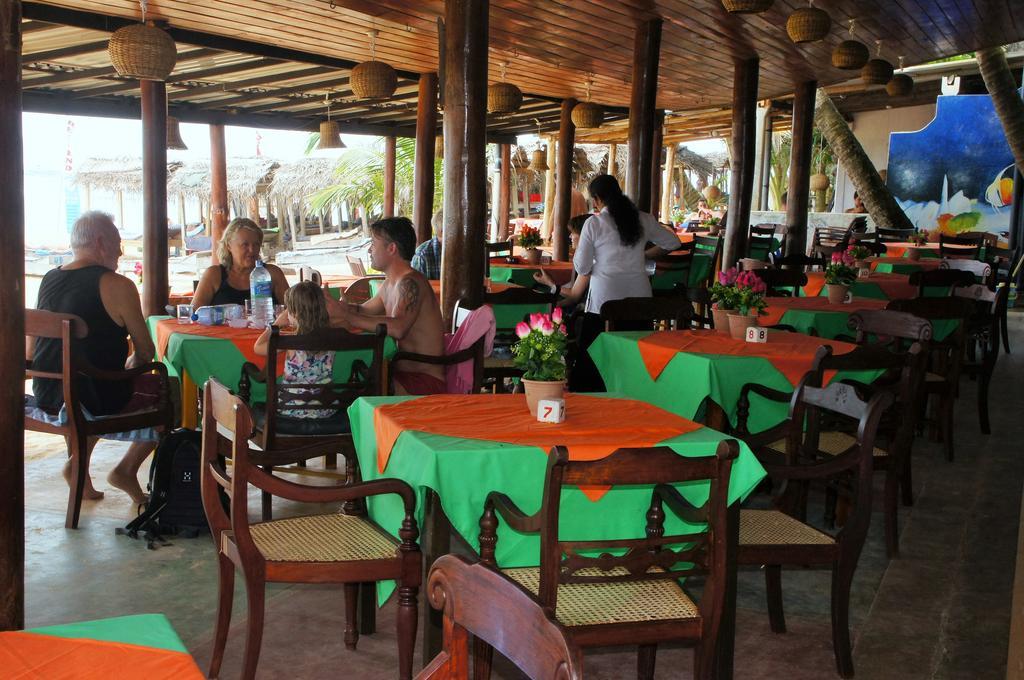 Ritas Hotel Хіккадува Екстер'єр фото